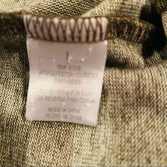 Runway Ready Couture Camo Shirt Size Large - Picture 8 of 12